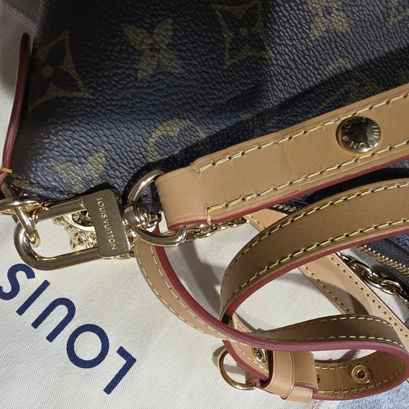 Louis Vuitton Brown Monogram Shoulder Bag - Picture 6 of 8